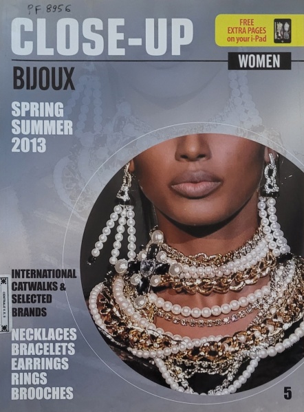 File:Bij wom Copertina.jpg